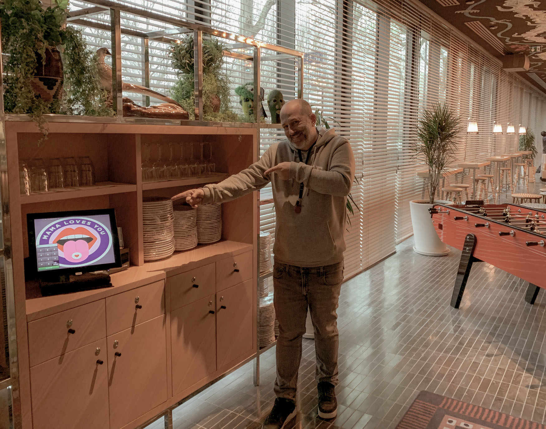 Thierry Bernardi dans le restaurant Mama Shelter Paris West